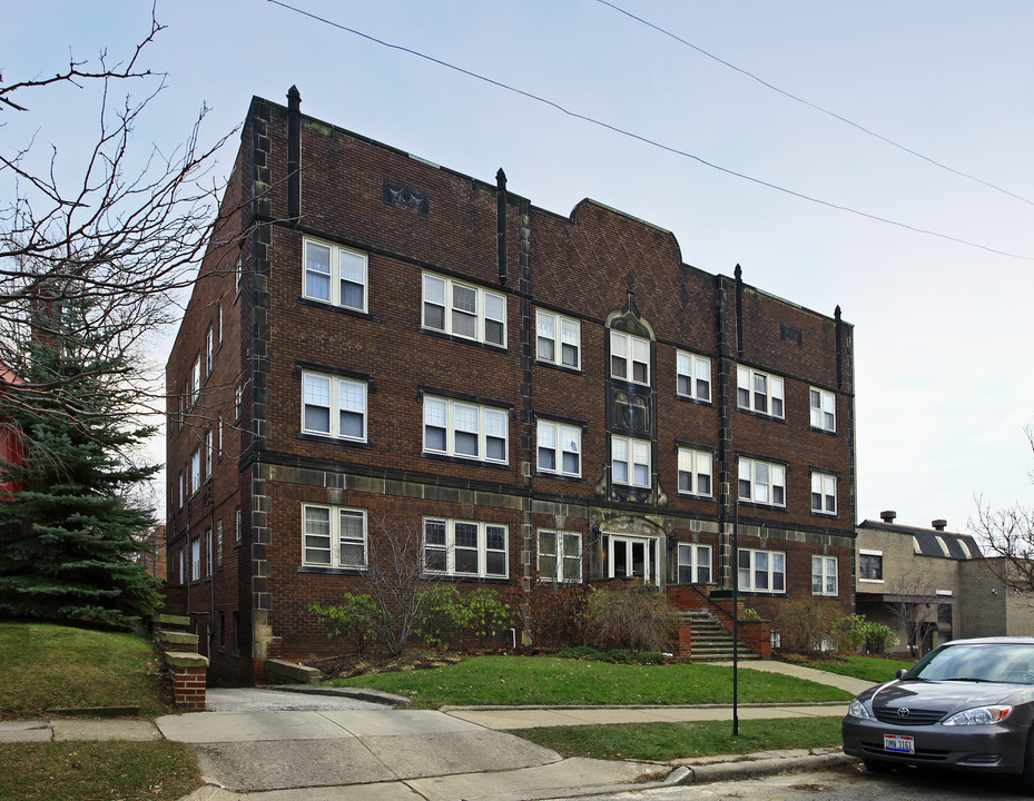 3214 Yorkshire Rd in Cleveland Heights, OH - Foto de edificio