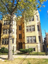 7843 S Essex Ave in Chicago, IL - Building Photo - Building Photo