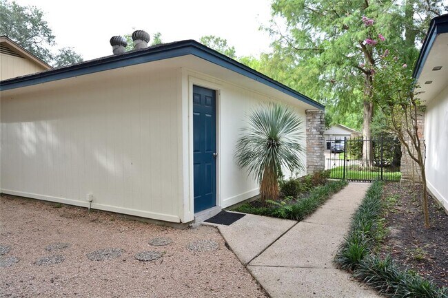 16202 Barcelona Dr in Friendswood, TX - Building Photo - Building Photo