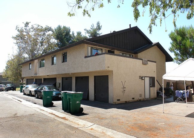 23061 Village Dr in Lake Forest, CA - Building Photo - Building Photo