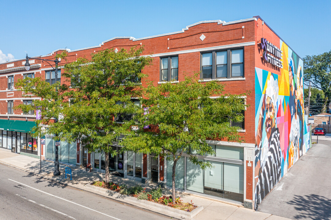 1344 W Devon Ave in Chicago, IL - Foto de edificio