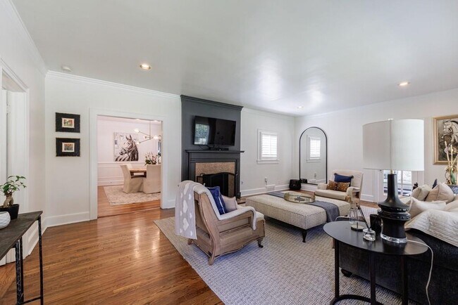 65 Spruell Springs Rd in Atlanta, GA - Building Photo - Building Photo