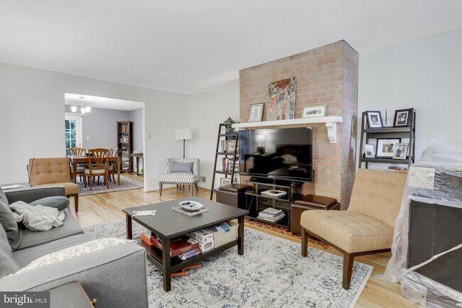 27 S Abingdon St in Arlington, VA - Building Photo - Building Photo