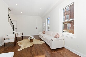 2926 W Oxford St in Philadelphia, PA - Building Photo - Building Photo