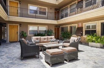 1049 Felspar St, Unit 24 in San Diego, CA - Building Photo - Building Photo