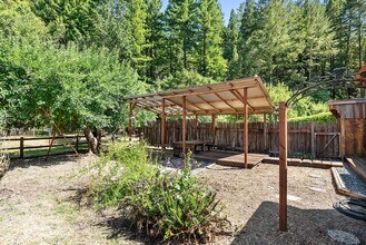 16890 Sweetwater Springs Rd in Guerneville, CA - Building Photo - Building Photo