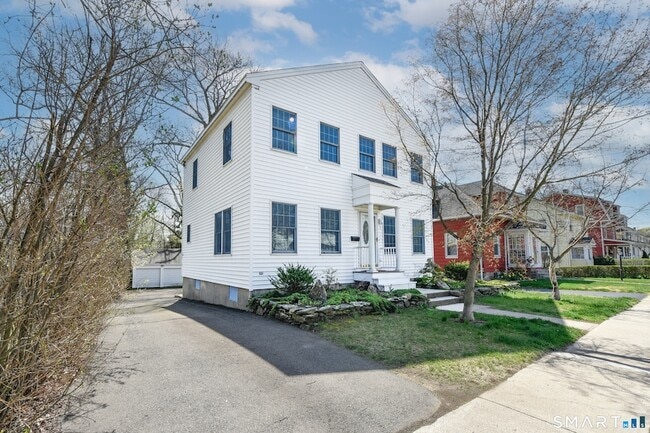 5 Moody Ave in Fairfield, CT - Foto de edificio - Building Photo