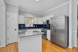 7333 Althorp Way in Nashville, TN - Foto de edificio - Building Photo