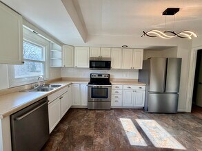 1109 W Kirby Ave in Champaign, IL - Building Photo - Building Photo