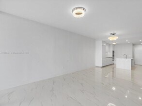 700 NE 24th St, Unit 4906 in Miami, FL - Building Photo - Building Photo