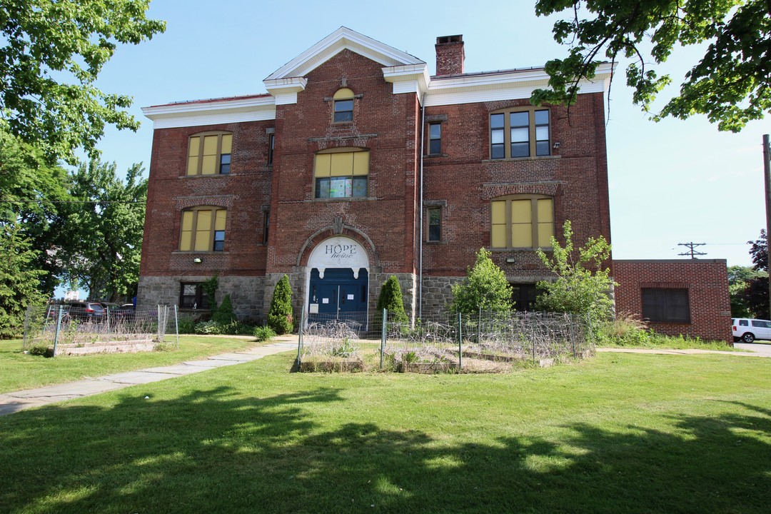 19 Belmont Ave in Dover, NJ - Building Photo