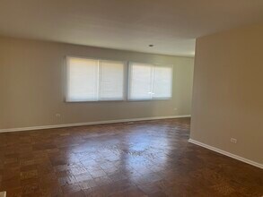 319 Gentry St in Park Forest, IL - Building Photo - Building Photo