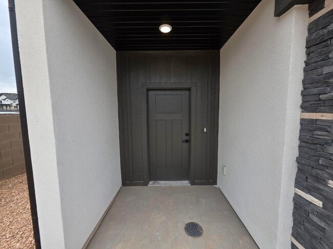 2875 W Cody Dr in Cedar City, UT - Building Photo - Building Photo