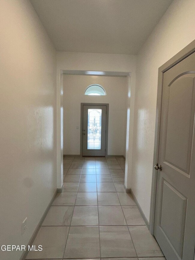 141 Esther Trl in Sunland Park, NM - Building Photo - Building Photo
