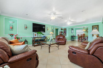 1211 SW 21st Ave in Boynton Beach, FL - Building Photo - Building Photo
