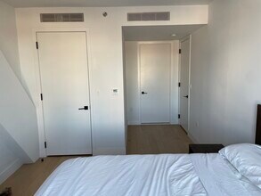 11 Hancock Pl, Unit 809 in New York, NY - Foto de edificio - Building Photo