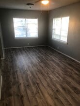 529 E Williamson Ave in Harlingen, TX - Foto de edificio - Building Photo