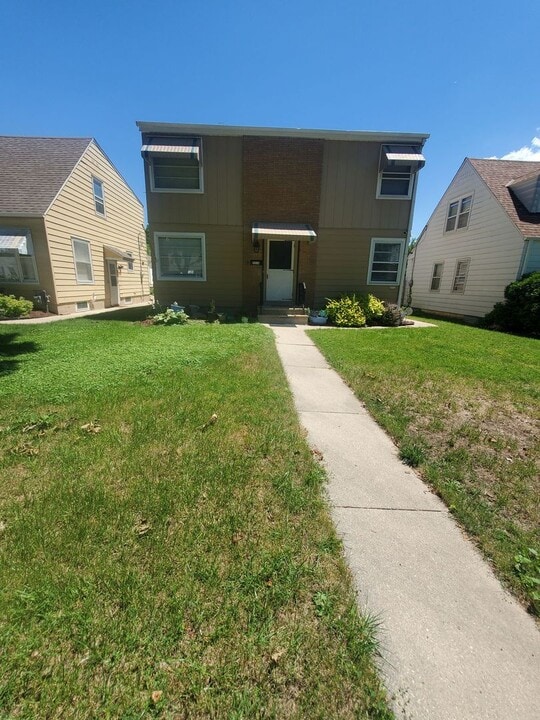 3312-3314 N 85th St. in Milwaukee, WI - Building Photo