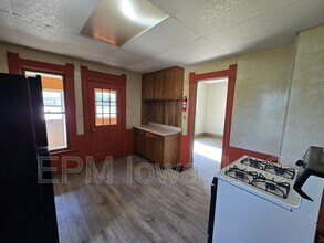 333 Cottage St in Waterloo, IA - Building Photo - Building Photo