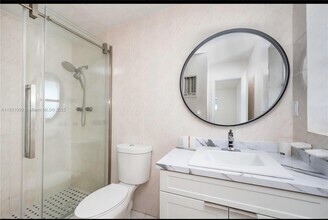 18462 SW 89th Pl in Miami, FL - Foto de edificio - Building Photo