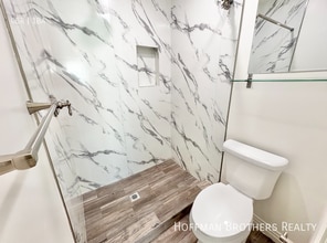 400 S Berendo St, Unit 305 in Los Angeles, CA - Building Photo - Building Photo