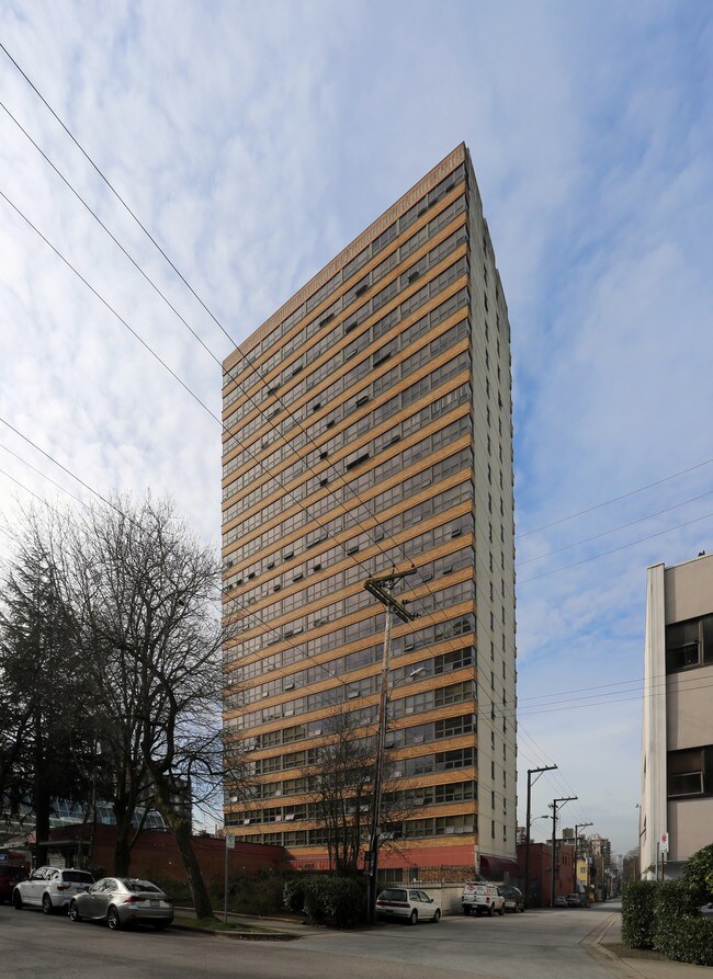 Robson Place in Vancouver, BC - Building Photo - Building Photo