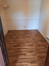 144 Kentucky St. in Saint Croix Falls, WI - Foto de edificio - Interior Photo