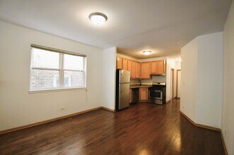 1319 N Campbell Ave in Chicago, IL - Building Photo - Building Photo