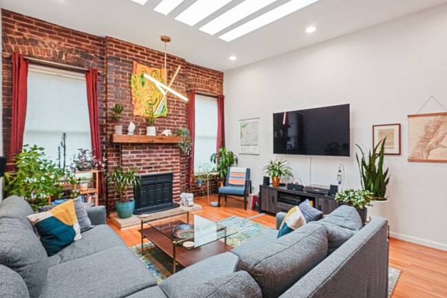 2007 O St NW, Unit #505 in Washington, DC - Building Photo - Building Photo