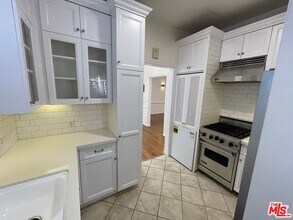 9836 Charleville Blvd in Beverly Hills, CA - Building Photo - Building Photo