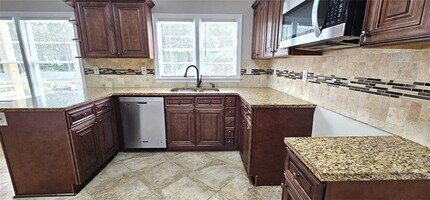 1752 Parkhill Dr in Decatur, GA - Building Photo - Building Photo