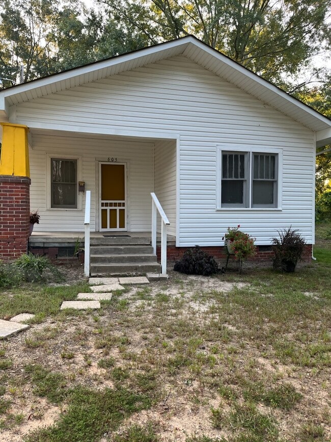 property at 605 Rock Island Right of Way
