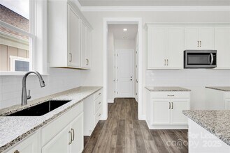 4724 Anise Cir, Unit 2B-401 in Lake Norman of Catawba, NC - Building Photo - Building Photo