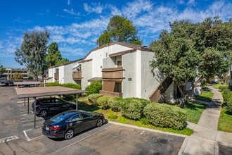 Park Villas South in San Diego, CA - Building Photo - Building Photo