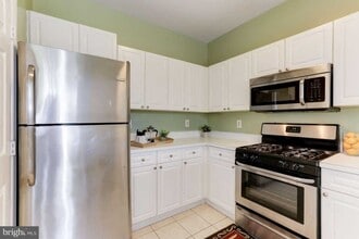 12903 Alton Sq, Unit 201 in Herndon, VA - Building Photo - Building Photo