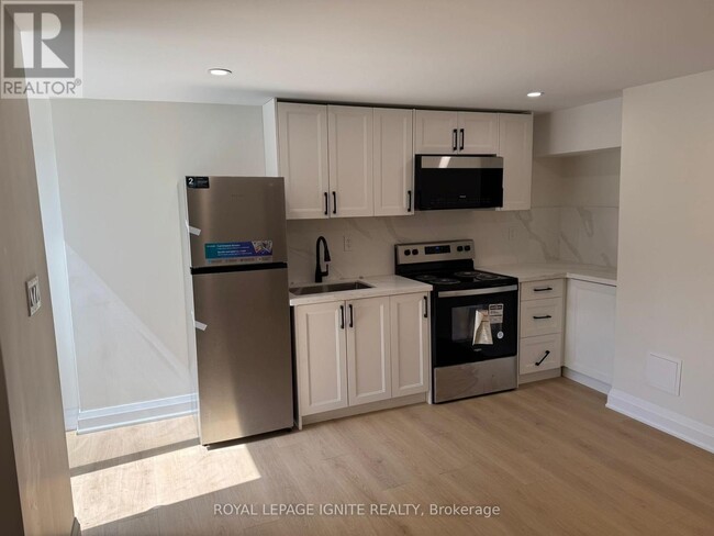 50 Mill Ln in Bowmanville, ON - Building Photo - Building Photo