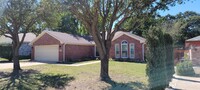 7308 Meadows Dr N in Forest Hill, TX - Foto de edificio - Building Photo