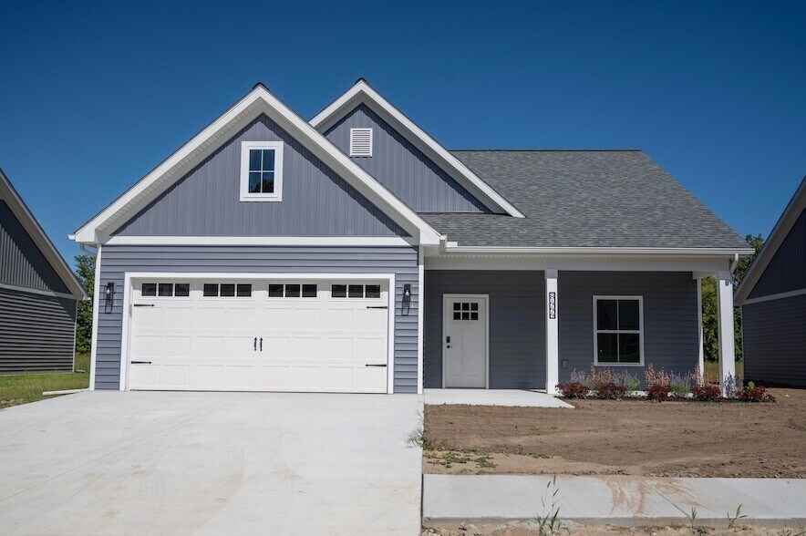 8452 Oak Shade Ct in Davison, MI - Building Photo