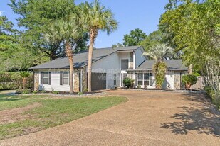 101 Hands Cove Ln in Shalimar, FL - Building Photo