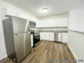 253 Hyde Park Ave, Unit 33 in Boston, MA - Building Photo