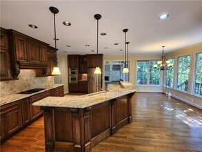 5775 Lake Heights Cir in Johns Creek, GA - Building Photo - Building Photo