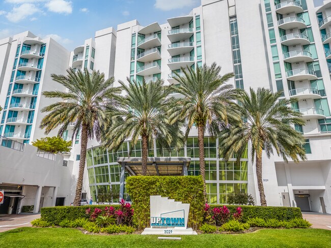 3029 NE 188th St, Unit 905 in Aventura, FL - Foto de edificio - Building Photo
