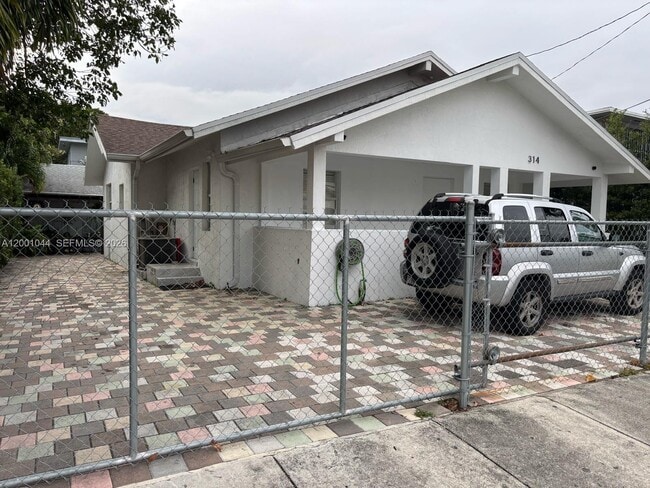 property at 314 SW 10th Ave