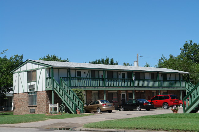 Wren’s Landing in Wichita, KS - Foto de edificio - Building Photo