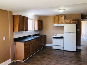 96 N 3rd St in Mount Wolf, PA - Building Photo - Building Photo