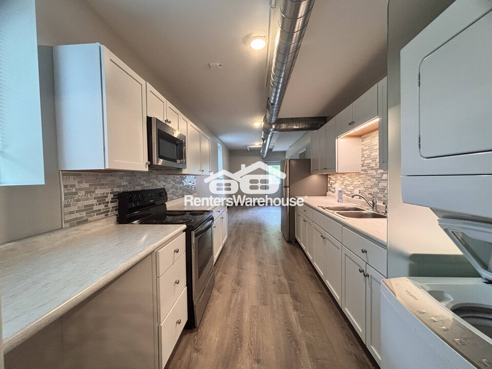 6633 NW 6th Dr in Des Moines, IA - Foto de edificio