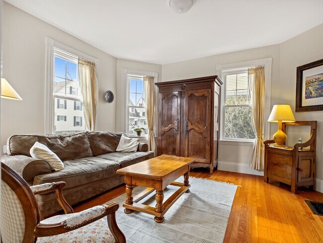 125 Anawan Ave in Boston, MA - Building Photo - Building Photo