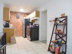 76 Mapleton St, Unit 1 in Boston, MA - Building Photo - Building Photo