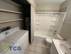424 Heritage Ln-Unit -East in Ottawa, IL - Building Photo - Building Photo