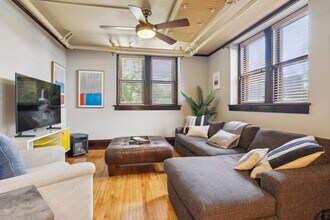 3006 W 44th St in Minneapolis, MN - Foto de edificio - Building Photo